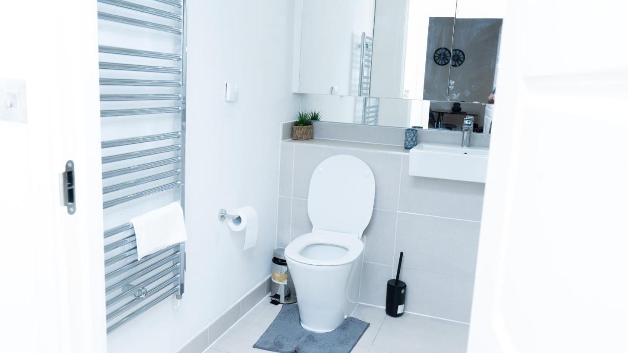 لندن Guerneville 1 Bedroom Luxury Apartment Royal Wharf By Excel Exhibition Centre المظهر الخارجي الصورة